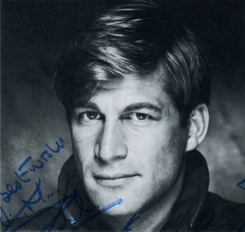 Simon MacCorkindale